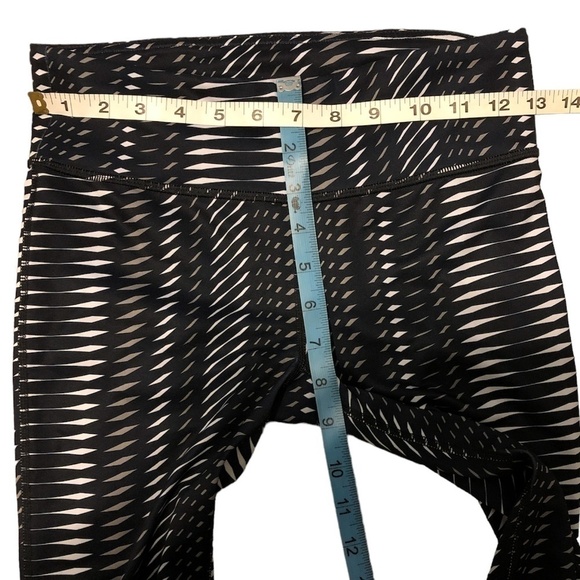 UNDER ARMOUR Leggings Women's Size Small Black White Compression Heat Gear - Picture 3 of 8